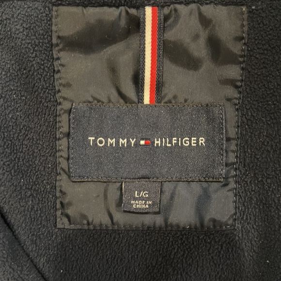 Used Men’s Large Tommy Hilfiger 1/4 Zip Windbreaker. - Picture 2 of 4